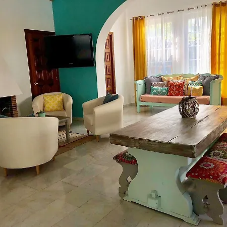 ホテル Capri シッチェス