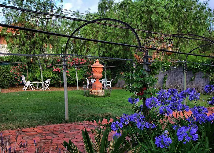 Capri 3* Σίτζες